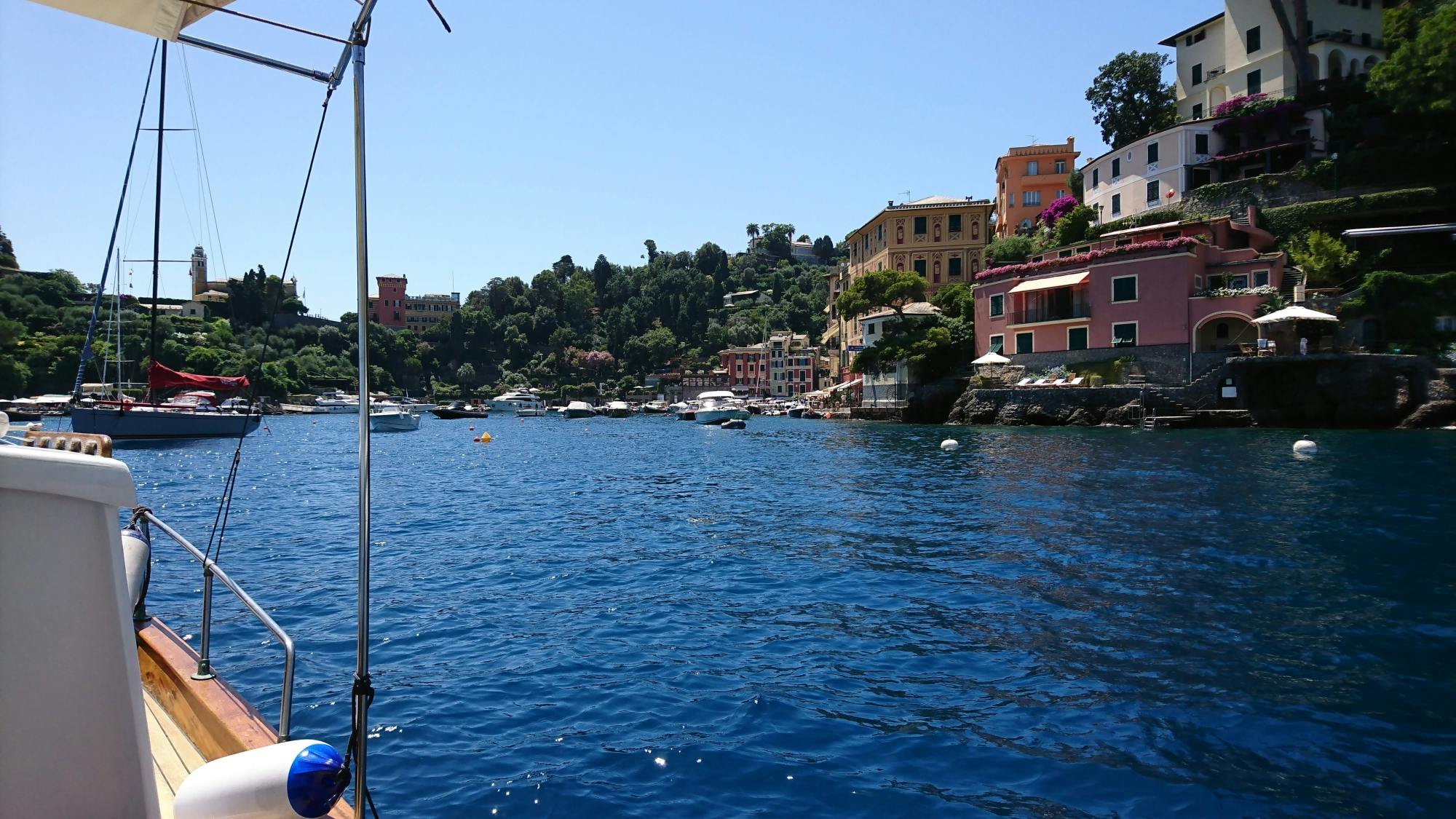 Passeio de barco privado pela vila de Portofino e reserva marinha