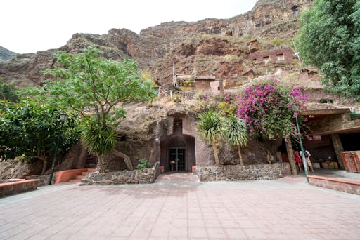 Poema del Mar Aquarium Visit and Guayadeque Canyon Tour