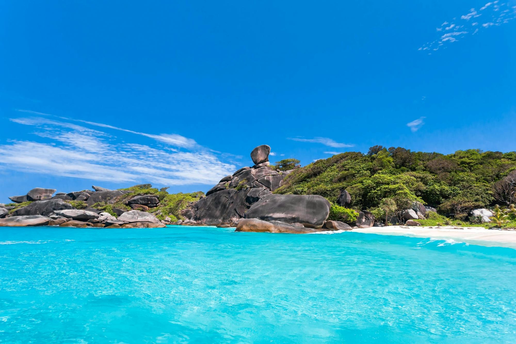 Ganztägige Tour zu den Similan-Inseln mit dem Speed-Katamaran ab Phuket