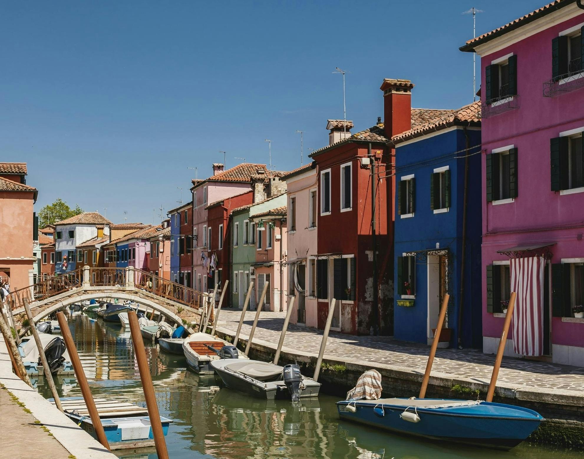 Paseo en barco por Murano y Burano con espectáculo de soplado de vidrio desde Venecia