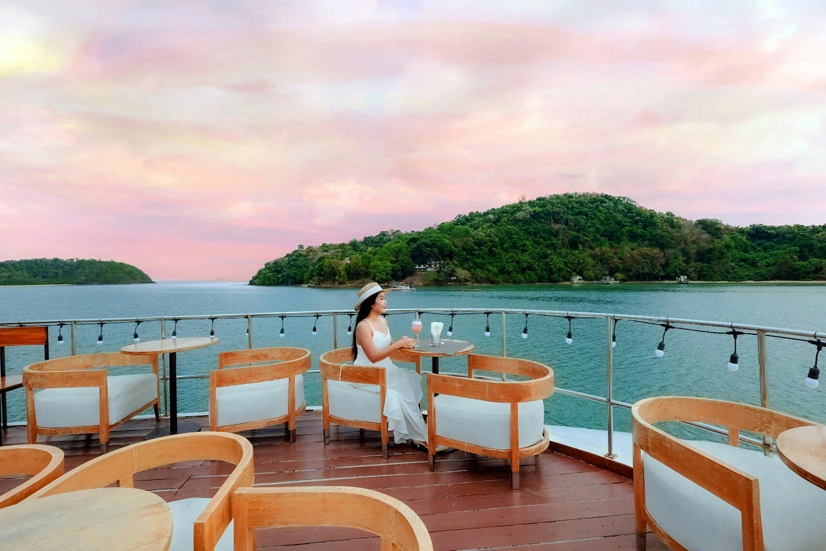 Cruzeiro com jantar à noite saindo de Phuket