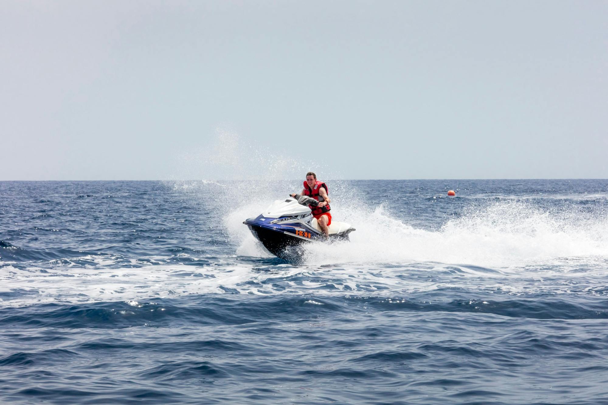 Tour en jet-ski de 30mn - billet avec transfert