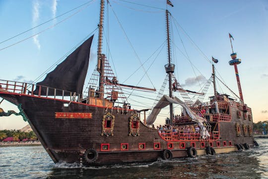 Crucero pirata Jolly Roger