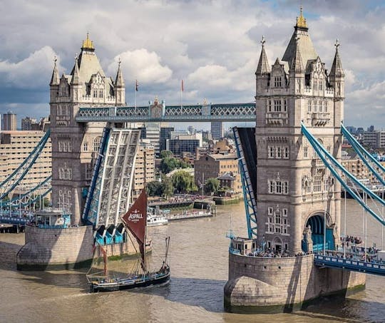 Tower Bridge and Westminster Walking Tour