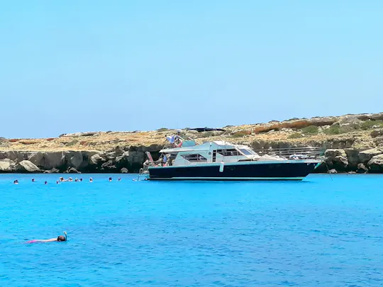Dreistündige Bootsfahrt mit der Harmony Yacht ab dem Hafen von Ayia Napa - ab Ayia Napa Hotels
