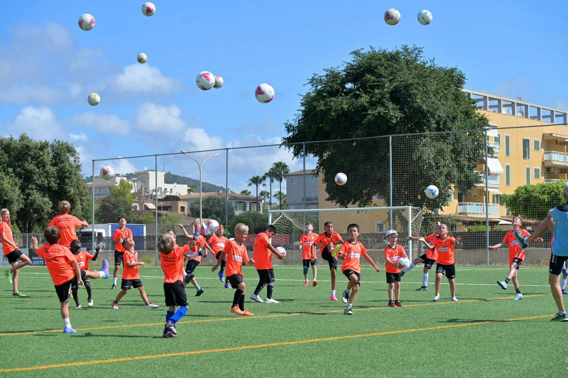 Campamento de fútbol infantil