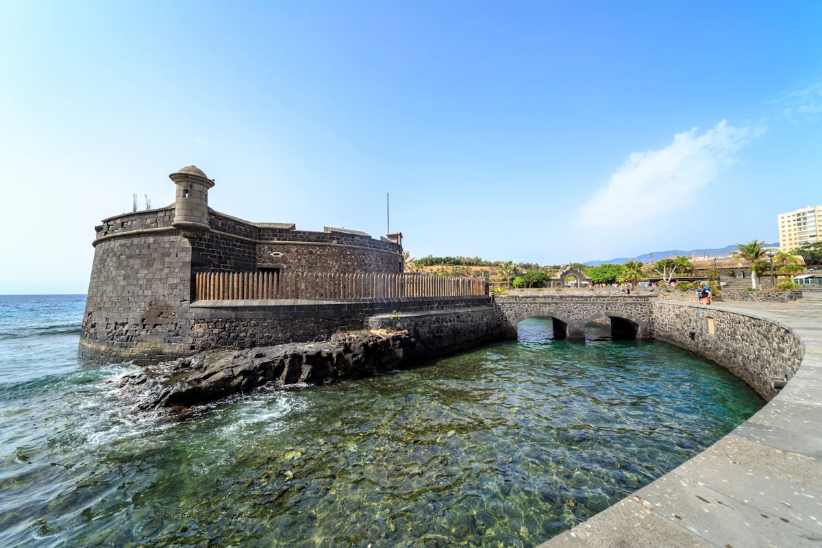 Walking Tour of Santa Cruz de Tenerife with Market Visit