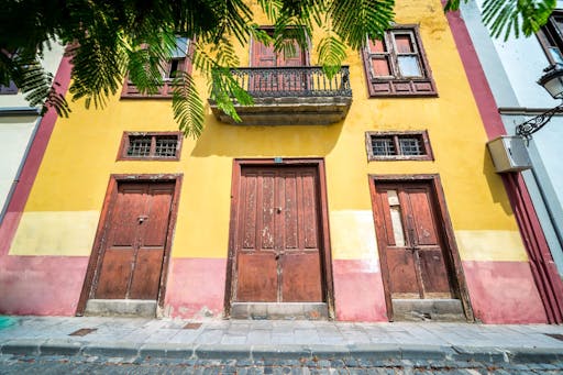 Walking Tour of Santa Cruz de Tenerife with Market Visit