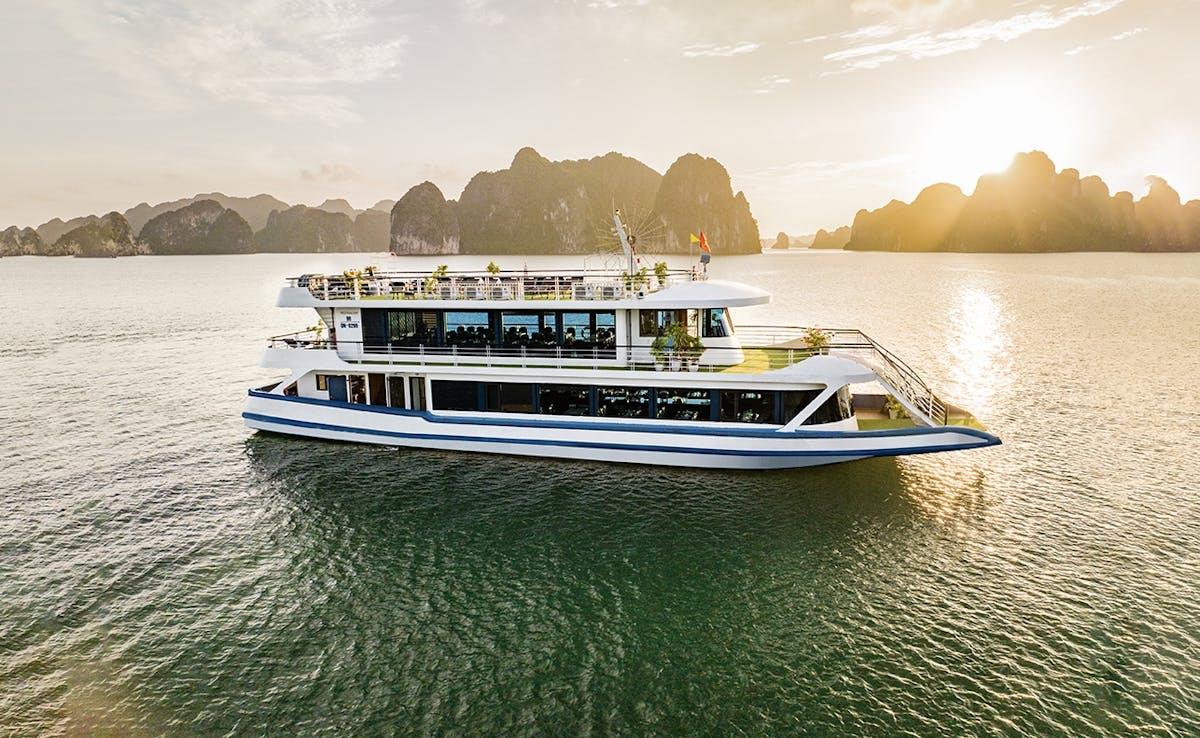 Ha Long Bay luxe dagtocht met lunchbuffet vanuit Hanoi