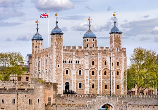 Harry Potter Walking Tour with Thames Cruise and Tower of London