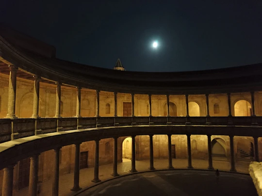 Guided Tour in English to Sunset Legends of the Alhambra