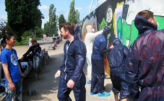 Graffiti workshop in Mauerpark Berlin