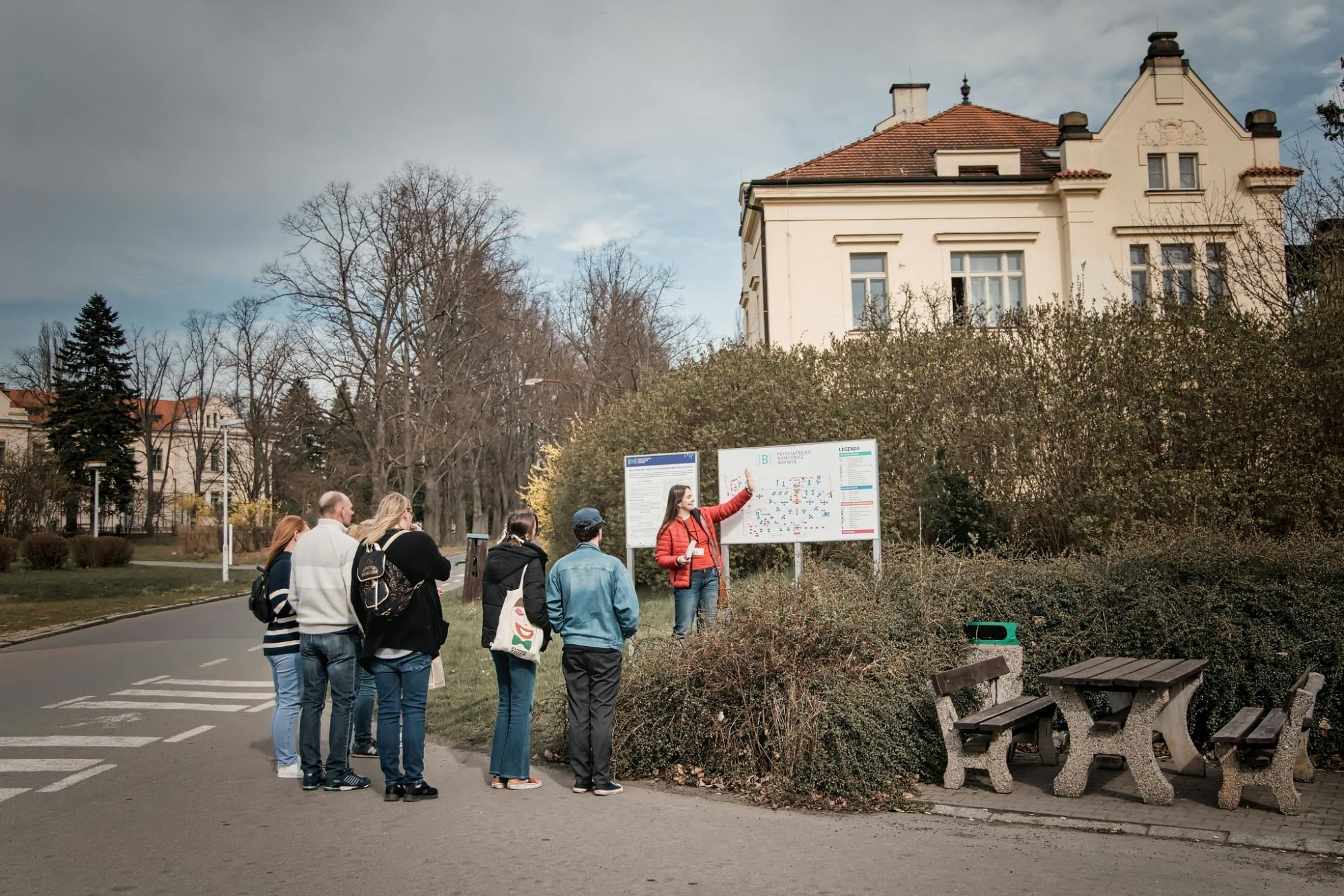 Historical tour of the psychiatric hospital and its abandoned cemetery Musement
