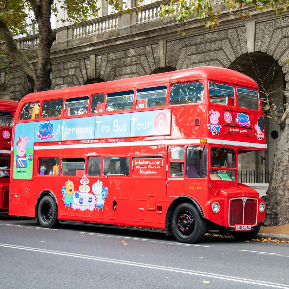 Peppa Pig afternoon tea-bustour