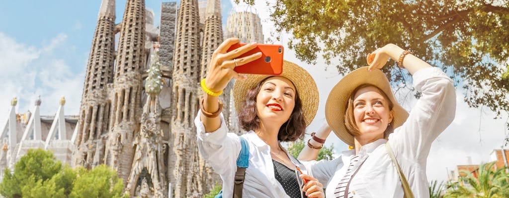 Skip the Line Sagrada Familia & Park Güell Guided Tour