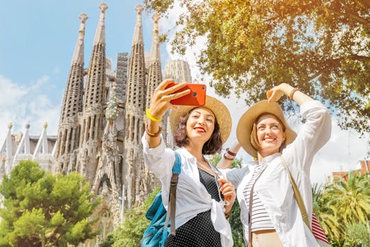 Keine Warteschlangen: Führung durch die Sagrada Familia und den Park Güell