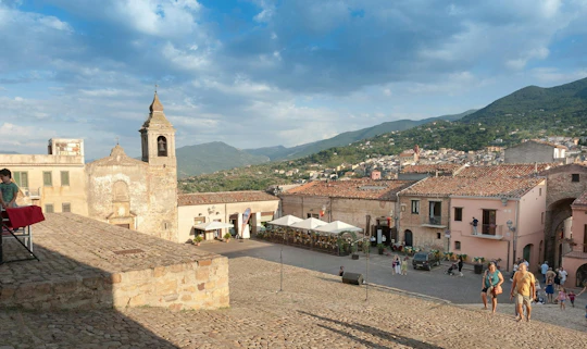 Wine Tasting and Castelbuono Tour from Cefalù