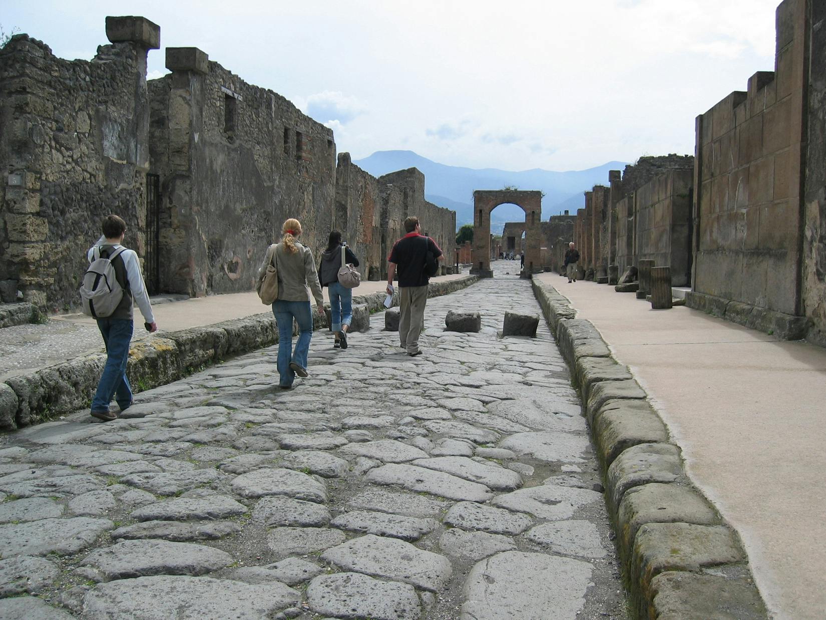Tour a piedi salta fila degli Scavi di Pompei
