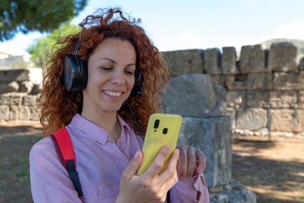Visita autoguiada de la antigua Corinto con representaciones en realidad aumentada, audio y 3D