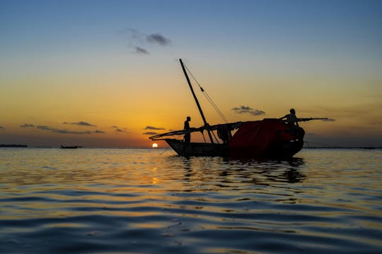 Croisière en boutre au coucher du soleil depuis le Mora Zanzibar