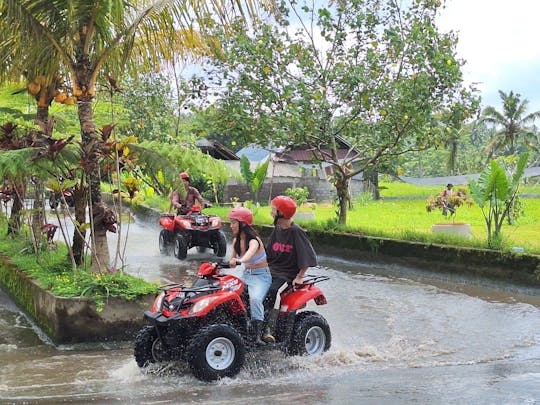 Experiência de quadriciclo Kuber ATV e rafting no rio Ayung