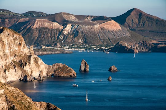 Excursão de dia inteiro às Ilhas Lipari e Vulcano saindo de Taormina