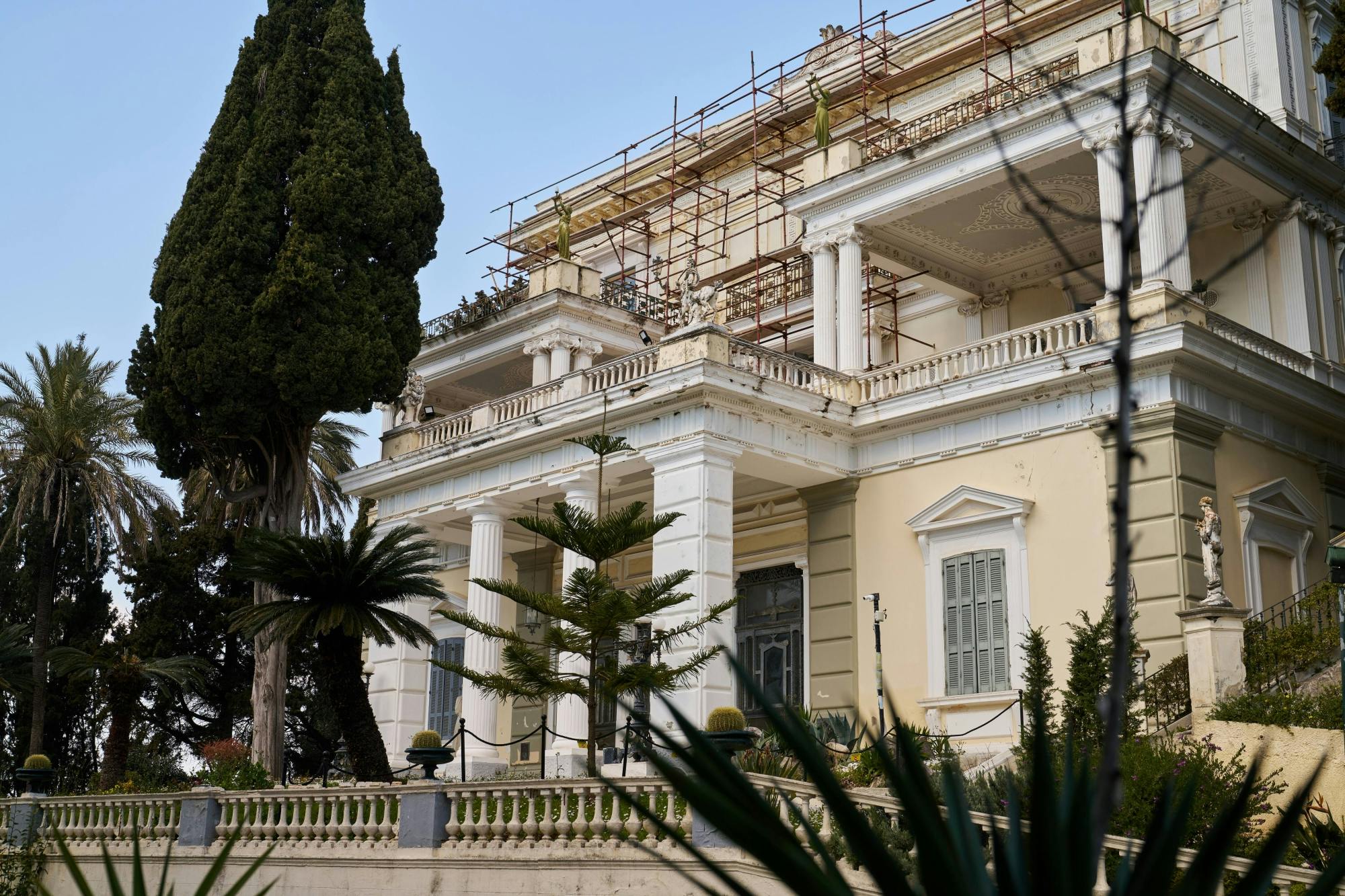 Corfu Island Tour with Achillion Palace, Paleokastritsa and Kassiopi