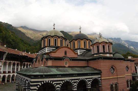 Tagesausflug zum Rila-Kloster und zur St. Ivan-Höhle ab Sofia
