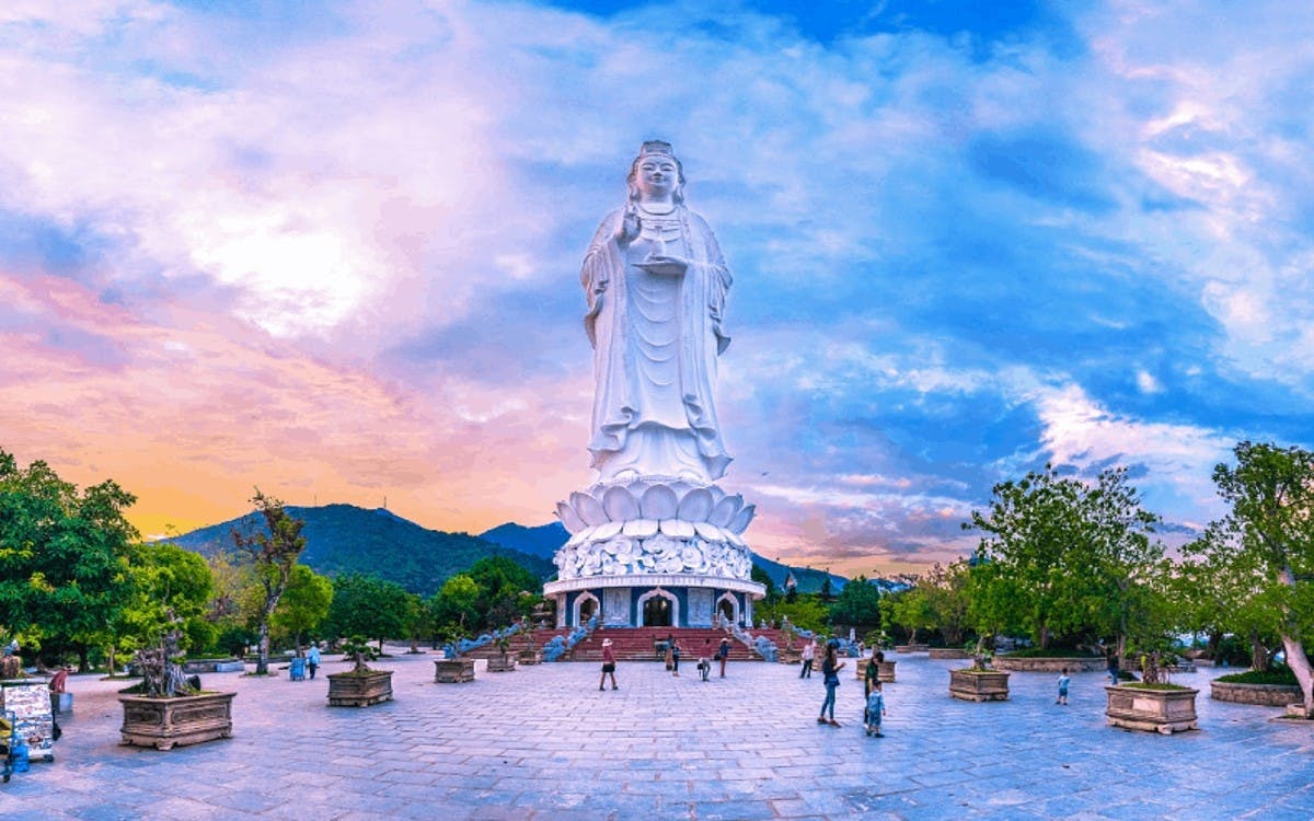 Lady Buddha, Marble Mountains en Hoi An stadstour vanuit Da Nang