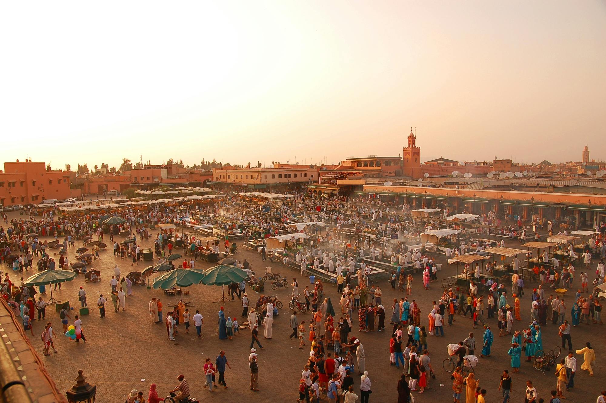 Marrakech Guided Tour by Night with Moroccan Dinner