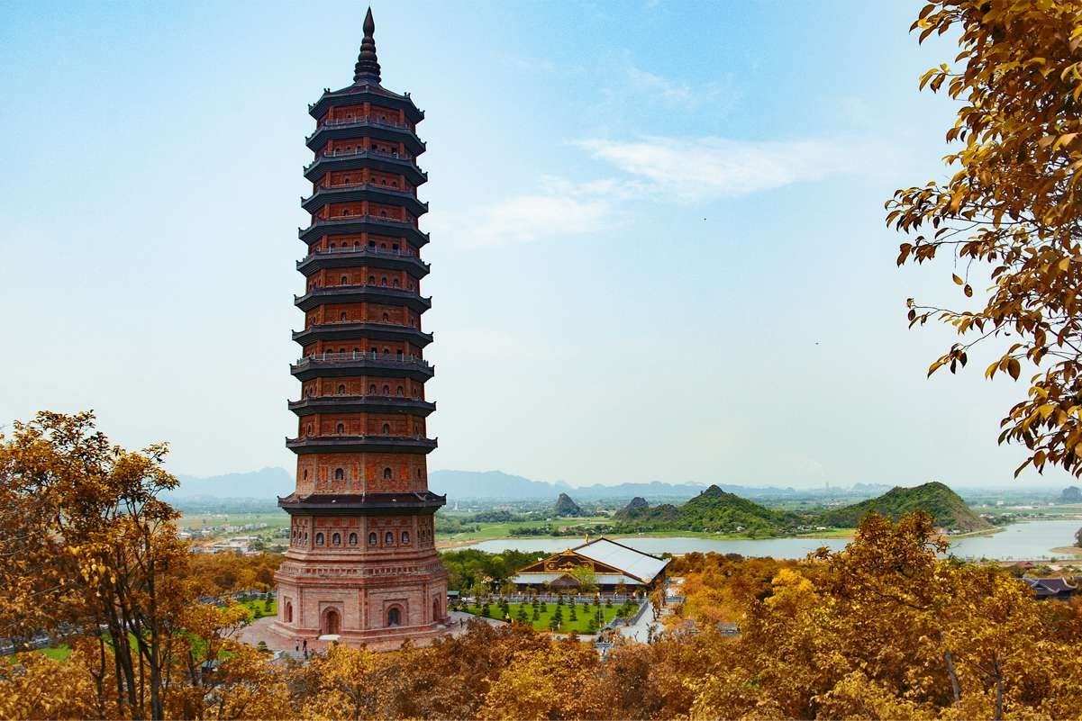 Bai Dinh Pagoda and Trang An Guided Tour with Buffet Lunch