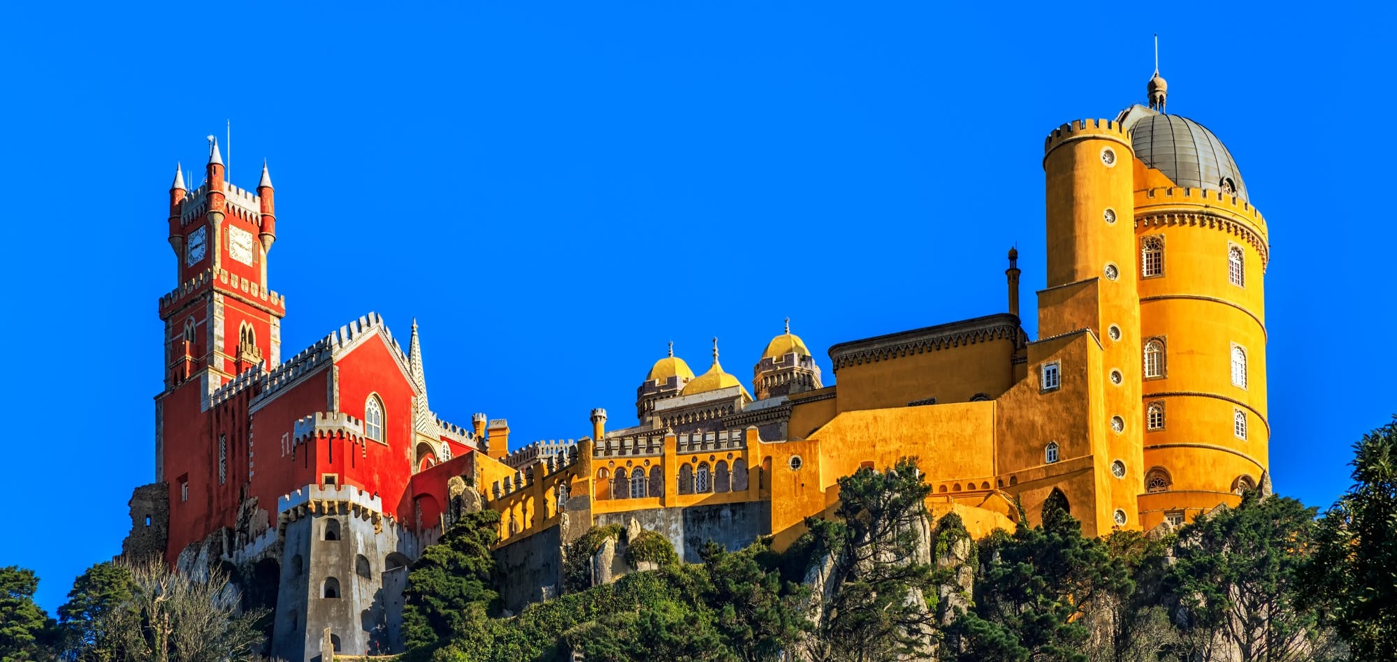 Guided Day Tour of Sintra, Pena Palace, Belém, Cascais and Lisbon