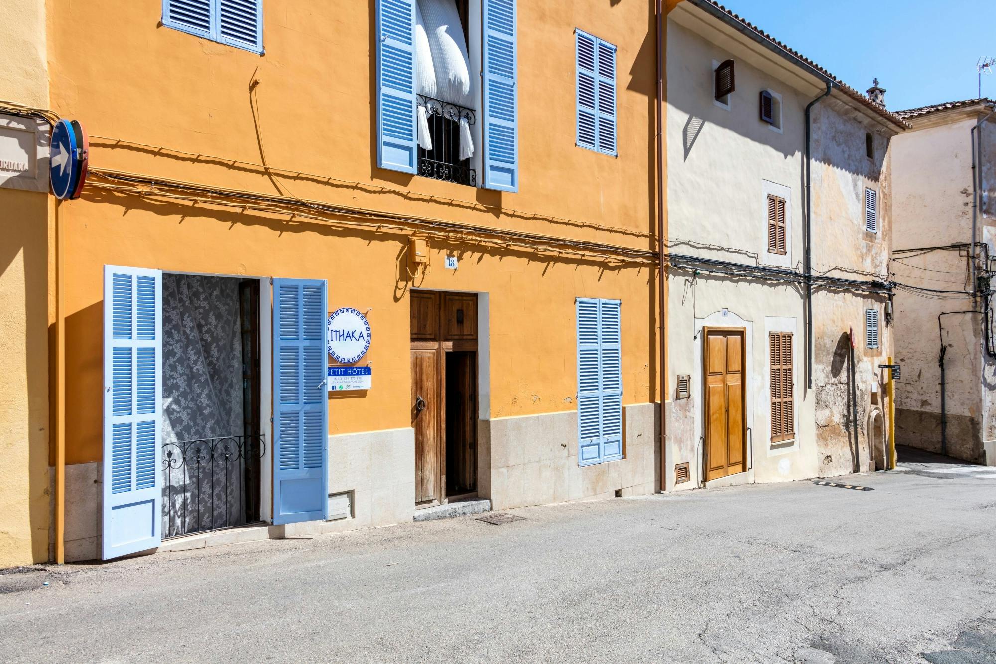 Eastern Majorca Tour with Arta Caves and Aloe Plantation