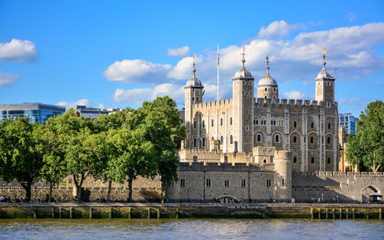 Tour por la Torre de Londres, paseo por el río Támesis y cambio de guardia