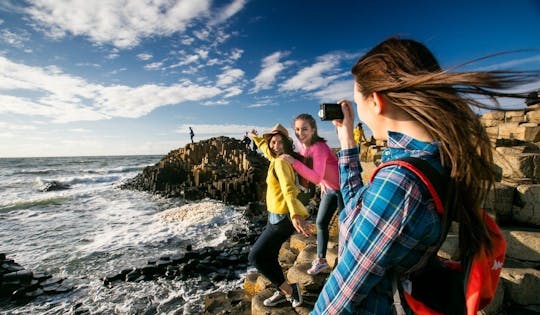 Giant's Causeway, Dark Hedges und Belfast Tour ab Dublin