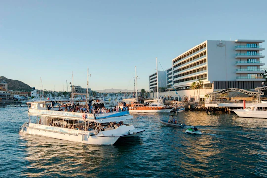 Cabo San Lucas Classic Dinner Cruise
