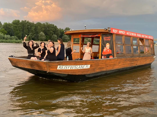 Vistula River Evening Cruise with Welcome Drink