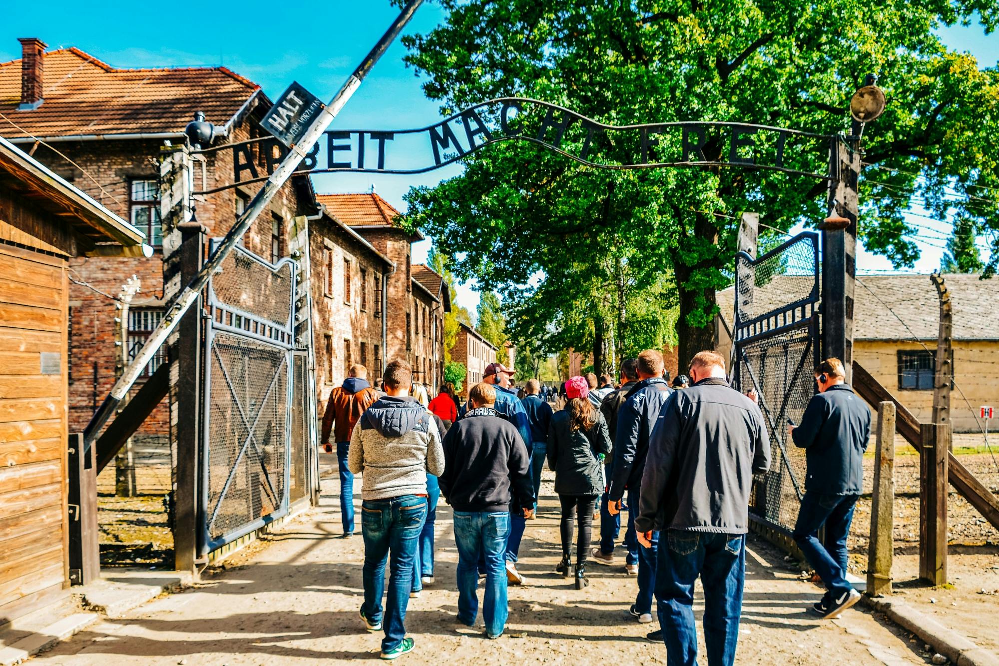 Auschwitz Birkenau – wycieczka z przewodnikiem bez kolejki i transportem