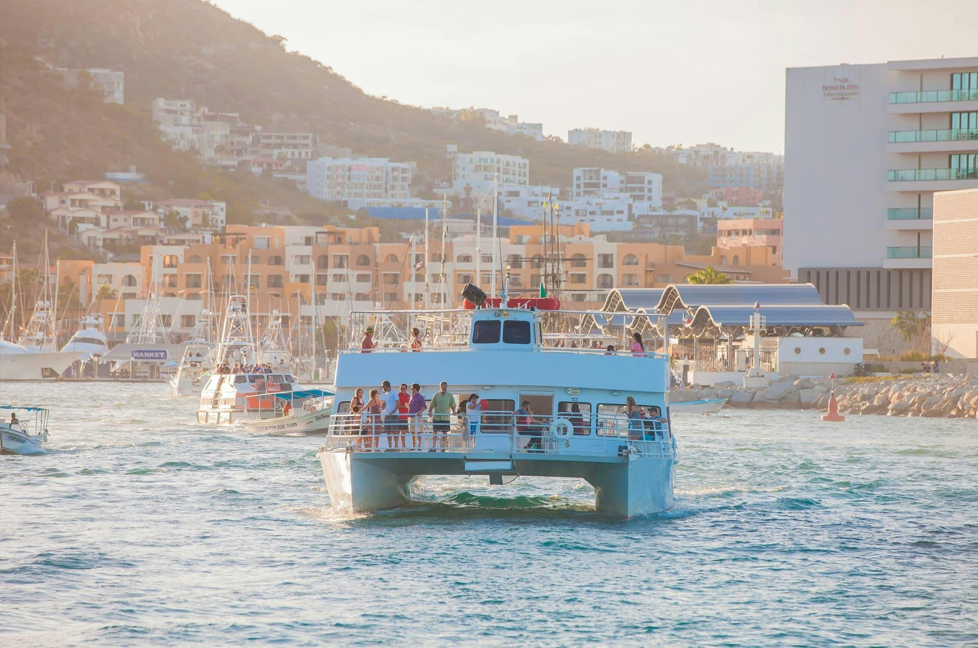 Cabo San Lucas Deluxe Dinner Cruise