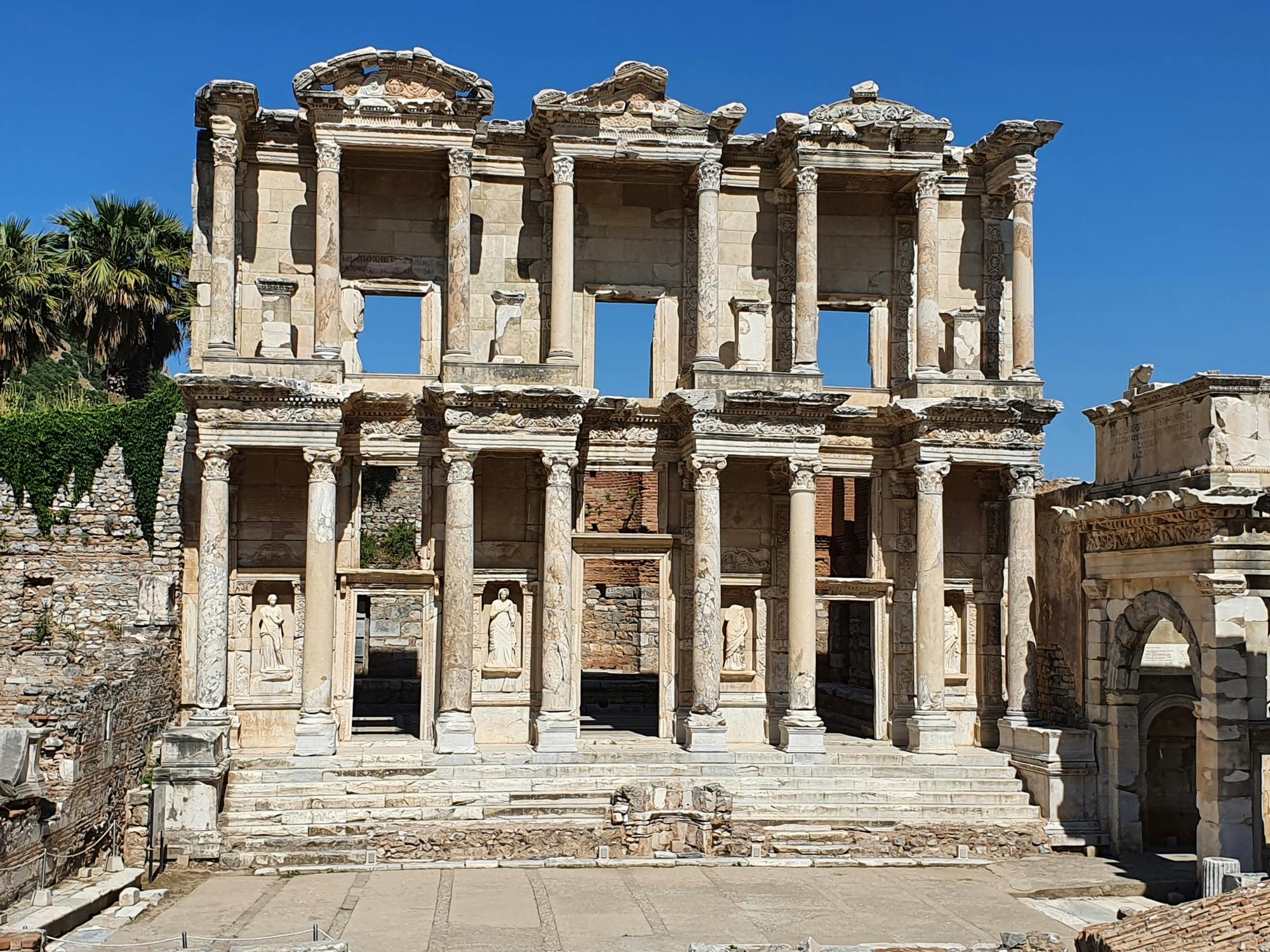 Ab Izmir: Geführte Tour ohne Anstehen nach Ephesus