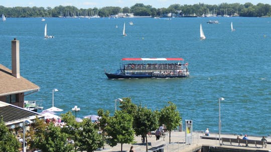 Crucero guiado en barco por el puerto y las islas de Toronto