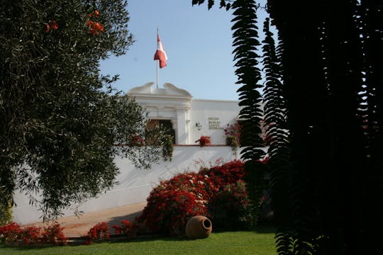 Larco Museum Private Guided Tour with Lunch at Café del Museo