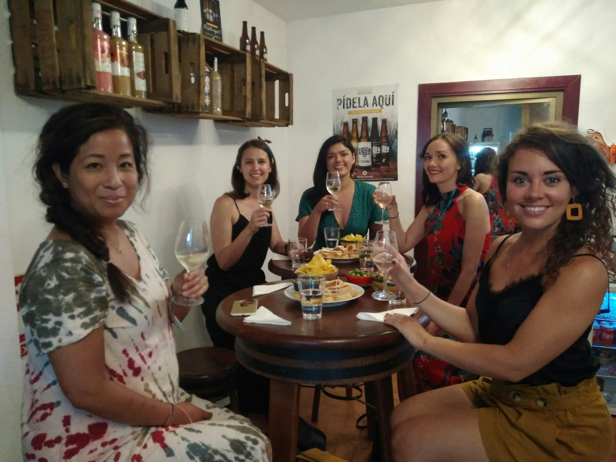 Experiencia de cata de vinos en grupos pequeños en Córdoba