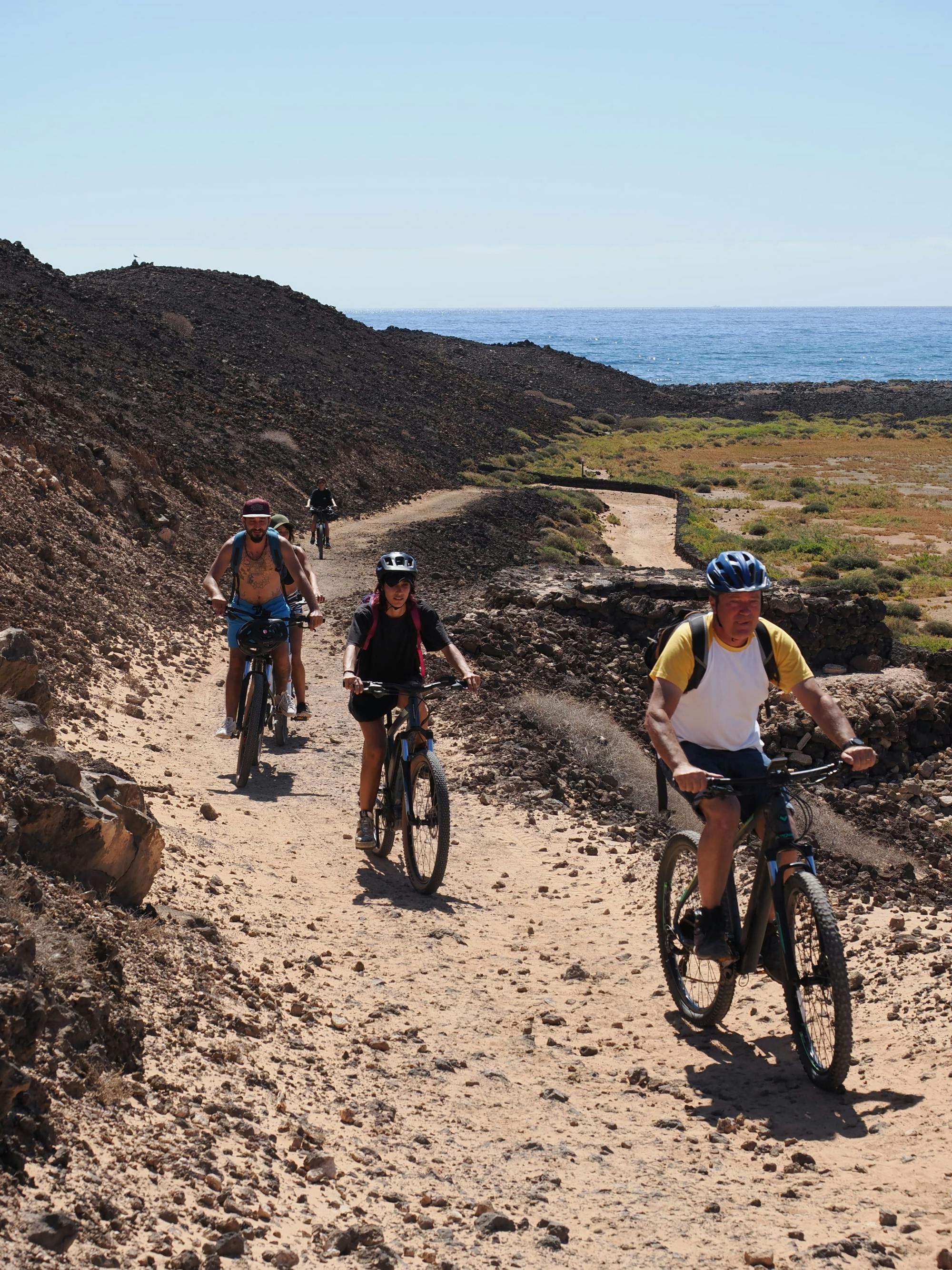 Avventura in e-bike con guida autonoma sull'isola di Lobos