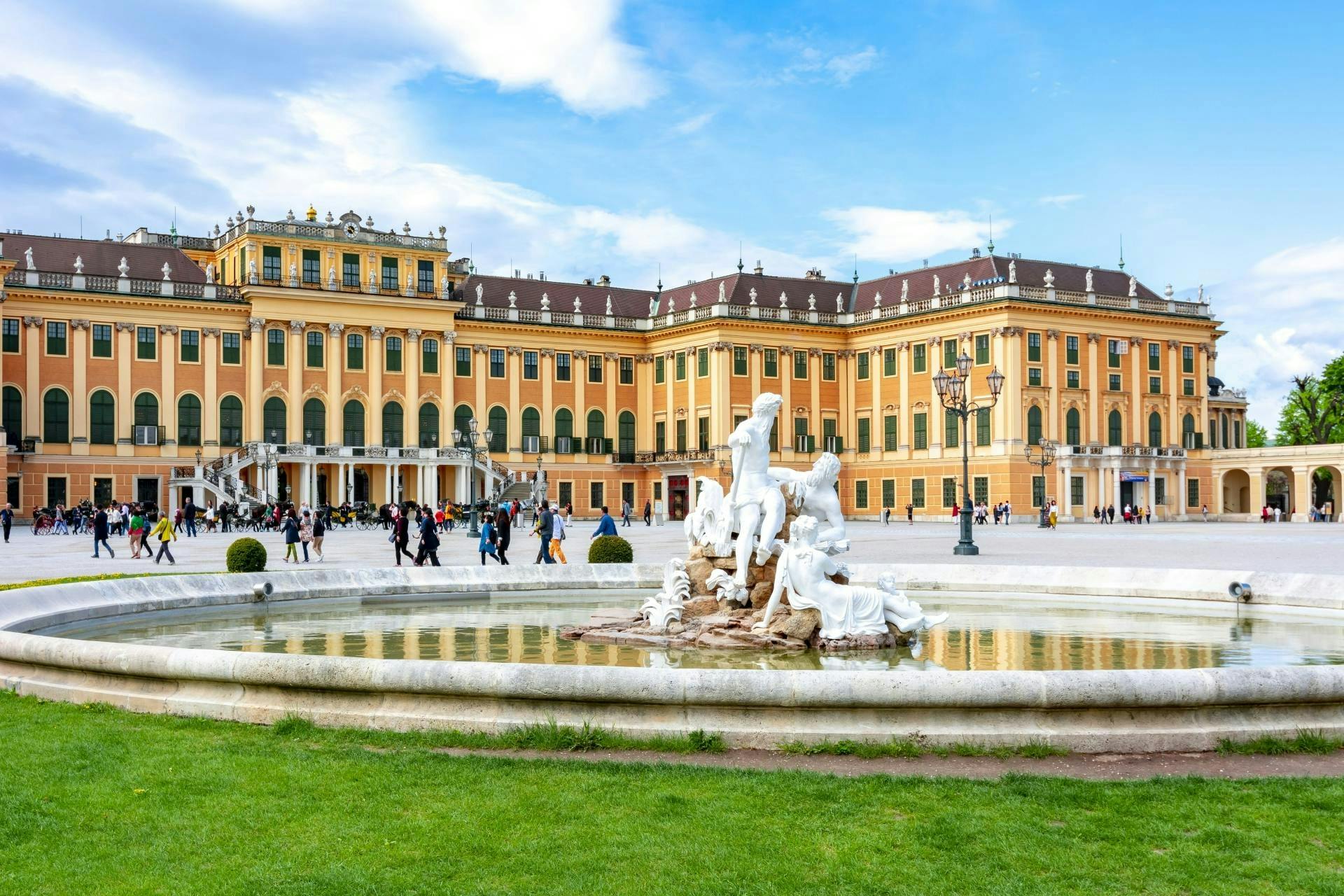 Palacio y jardines de Schönbrunn sin colas y con guía en francés