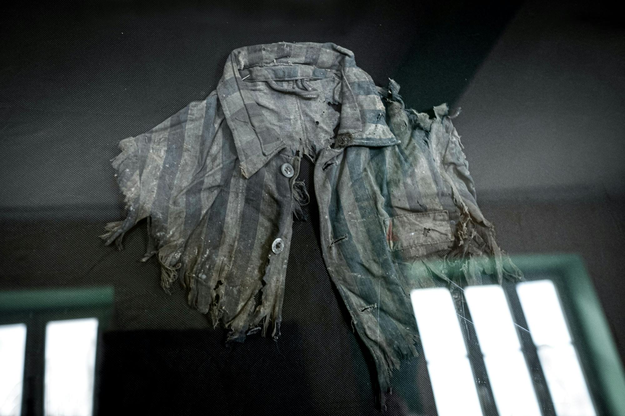 Zwiedzanie z przewodnikiem po obozach podległych Auschwitz wraz z transportem z Krakowa