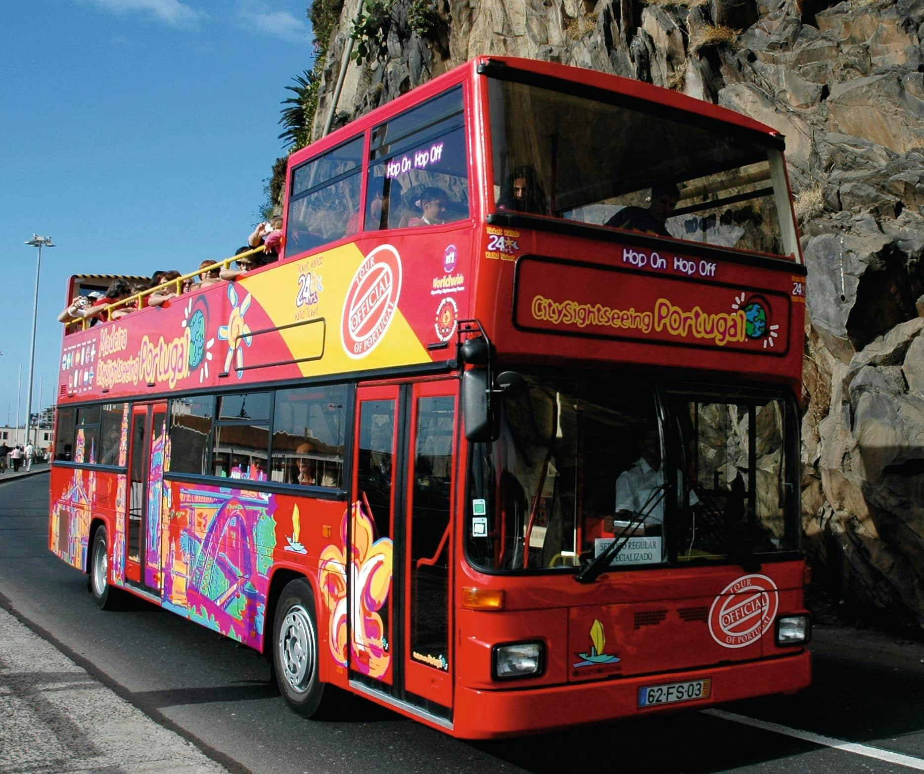 Passeio turístico pela cidade da linha vermelha