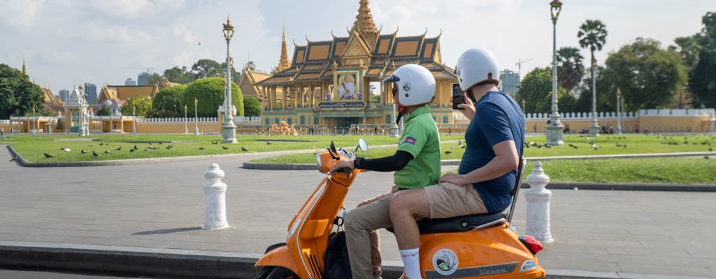 Visite de la ville de Phnom Penh en scooter