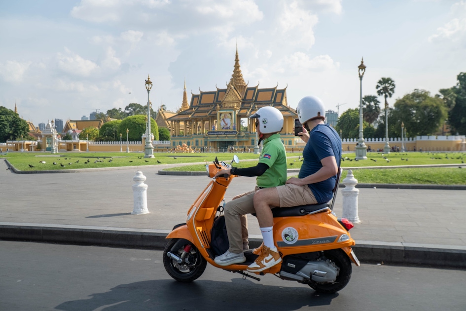 Monument visits in Phnom Penh