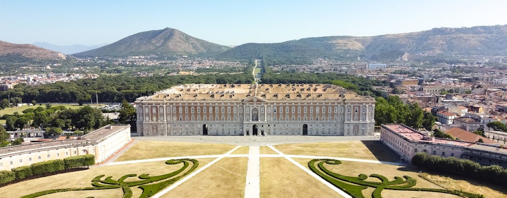 Tour em pequenos grupos ao Palácio Real de Caserta com ônibus para os Jardim Inglês